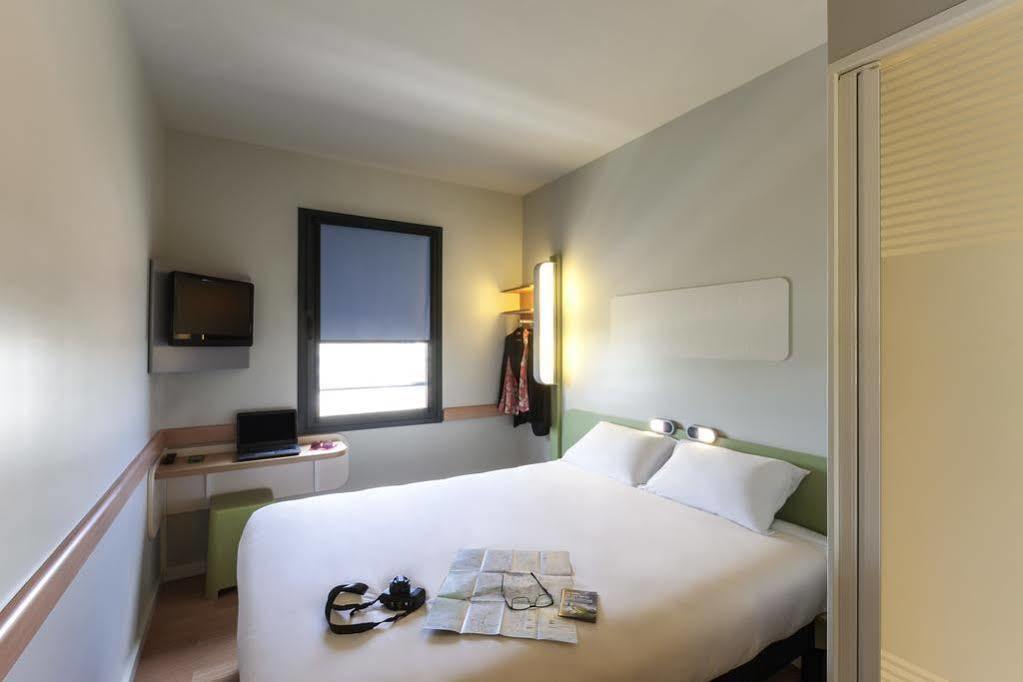 Ibis Budget Bordeaux Centre Bastide Exterior foto